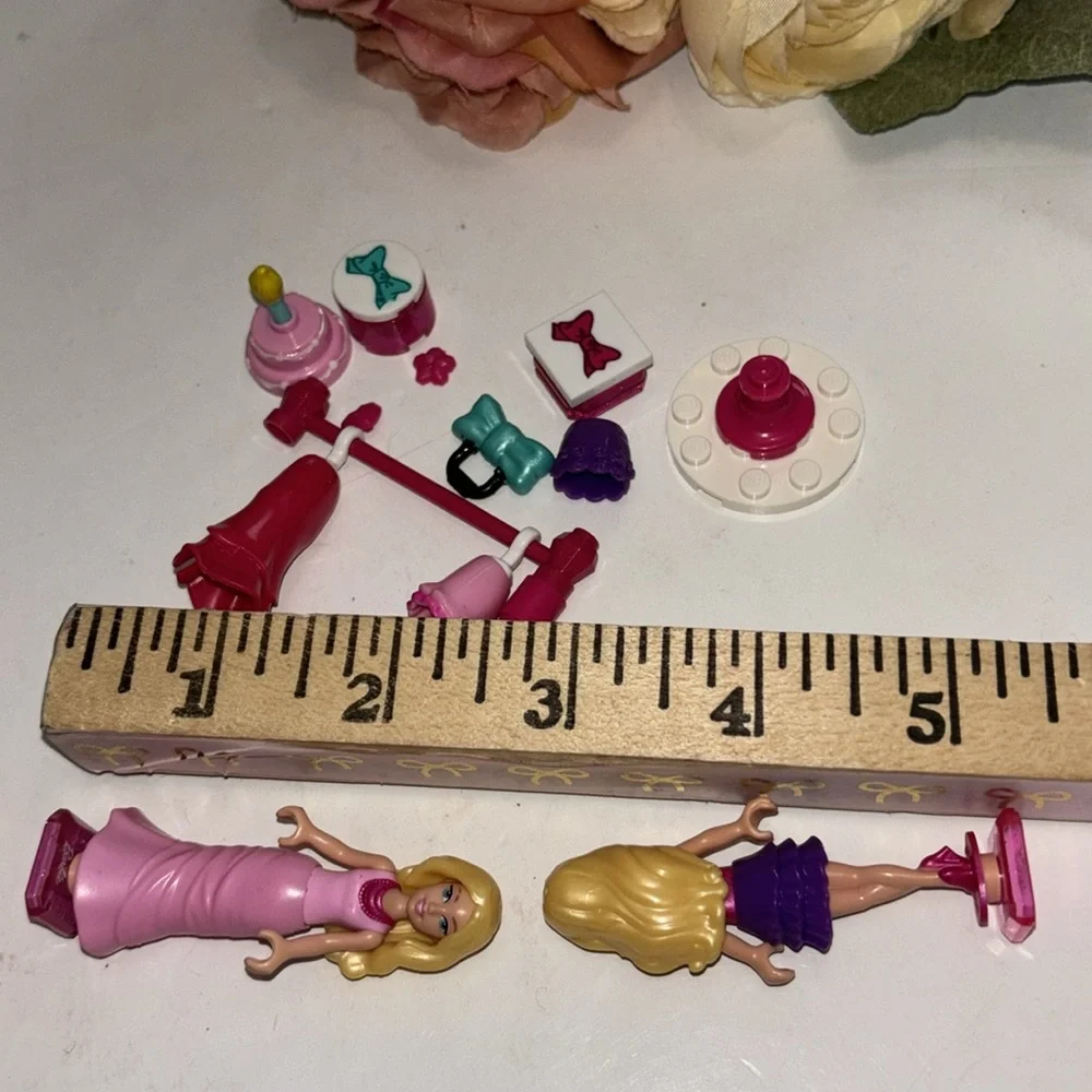 Barbie Legos Mega Bloks Barbies Set of two mega Bloks Barbie minifigs